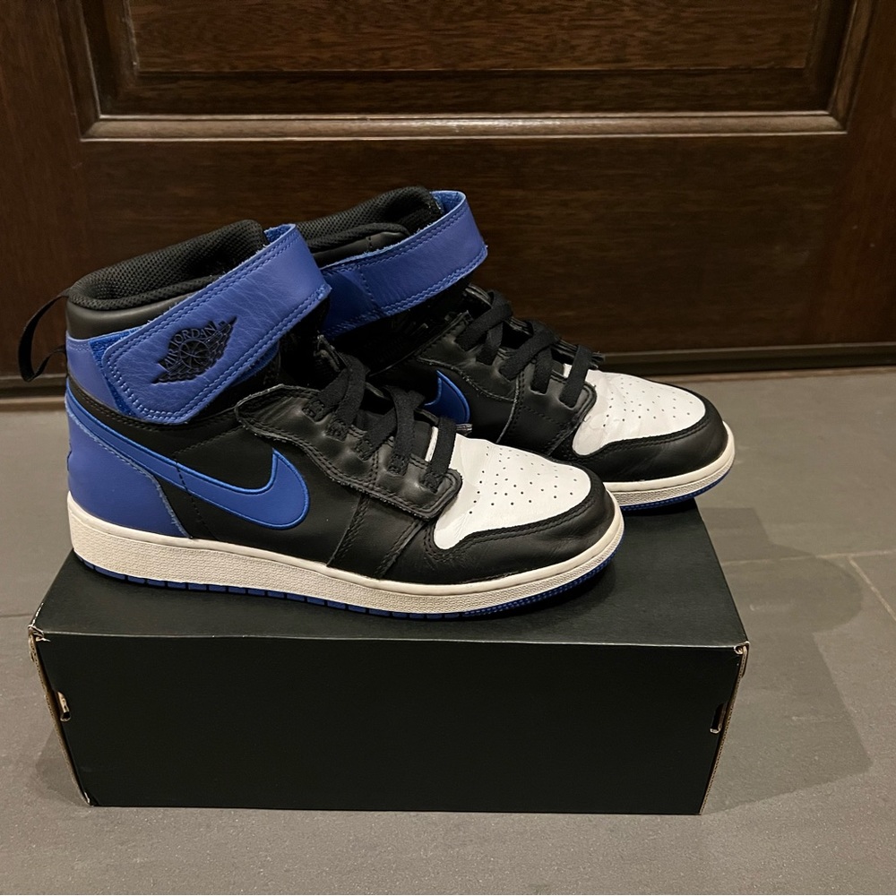 Nike Air Jordan 1 Hi FlyEase sneakers, Size 6.5Y (8 women), EUC